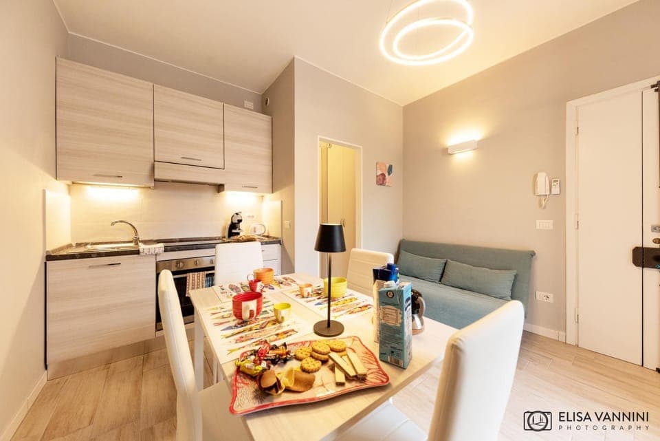 Kitchen or kitchenette, Food and drinks, Dining area, Food