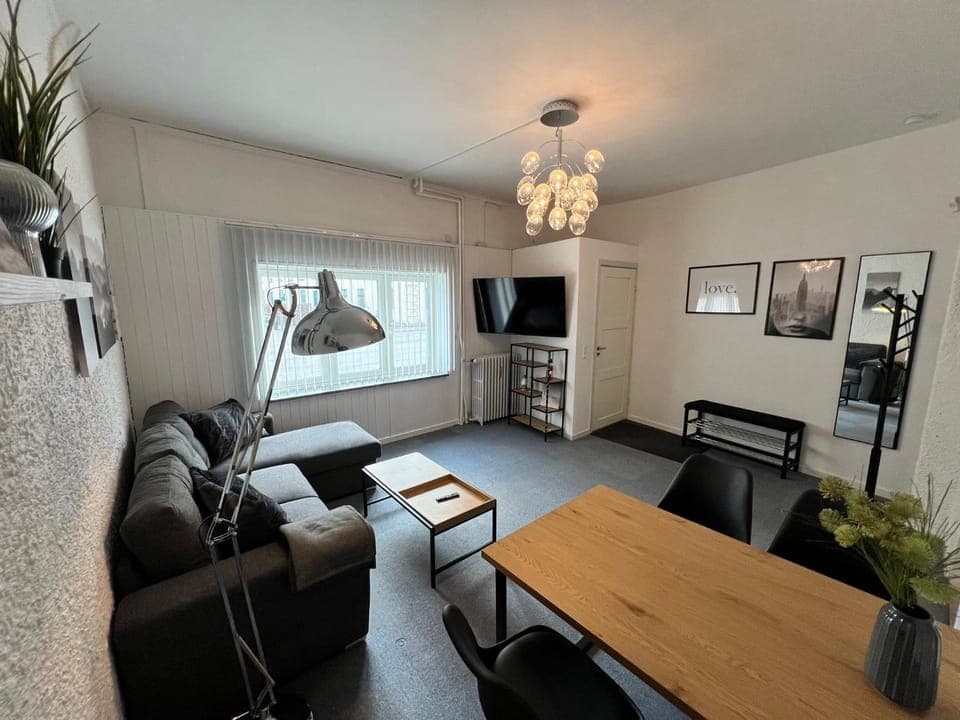 Communal lounge/ TV room, TV and multimedia, Living room, Seating area, Dining area, Evening entertainment