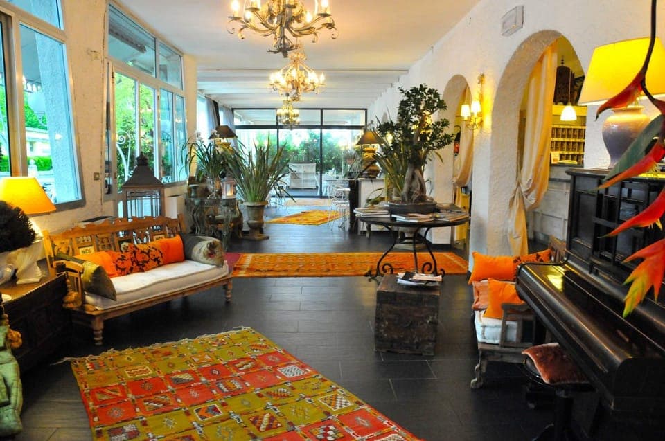 Communal lounge/ TV room