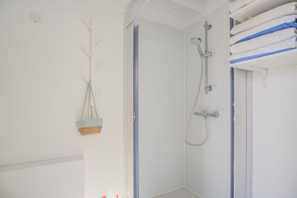 Bathroom, Living room