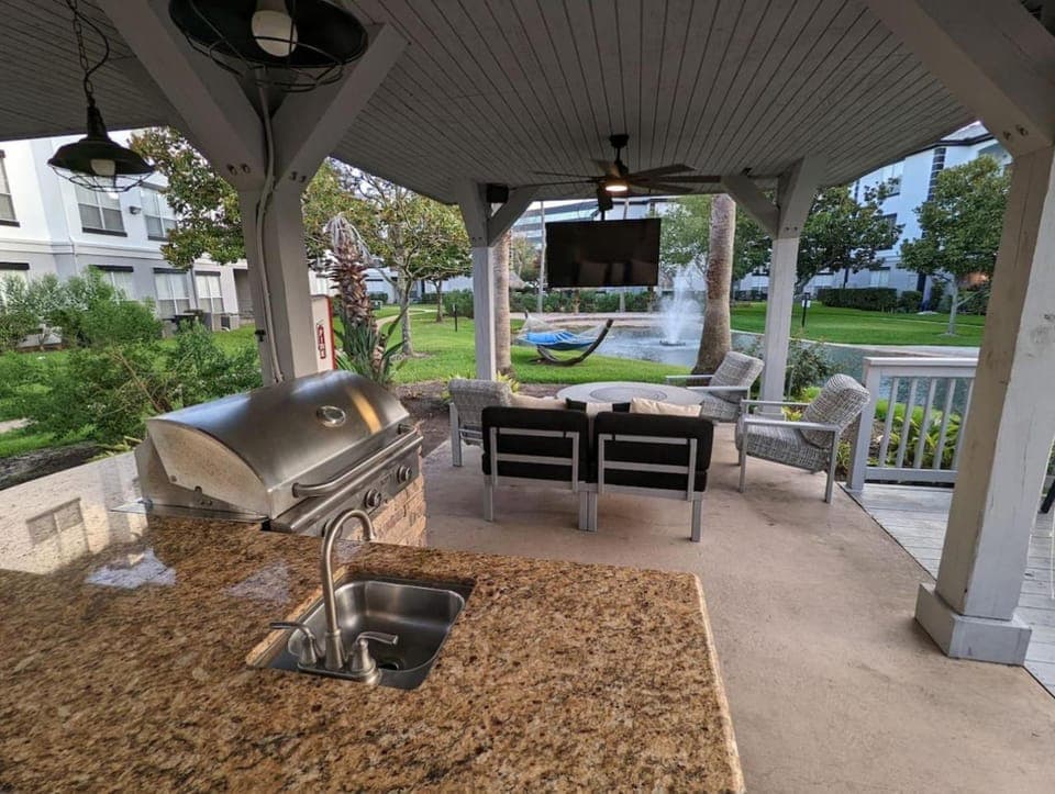 Communal lounge/ TV room