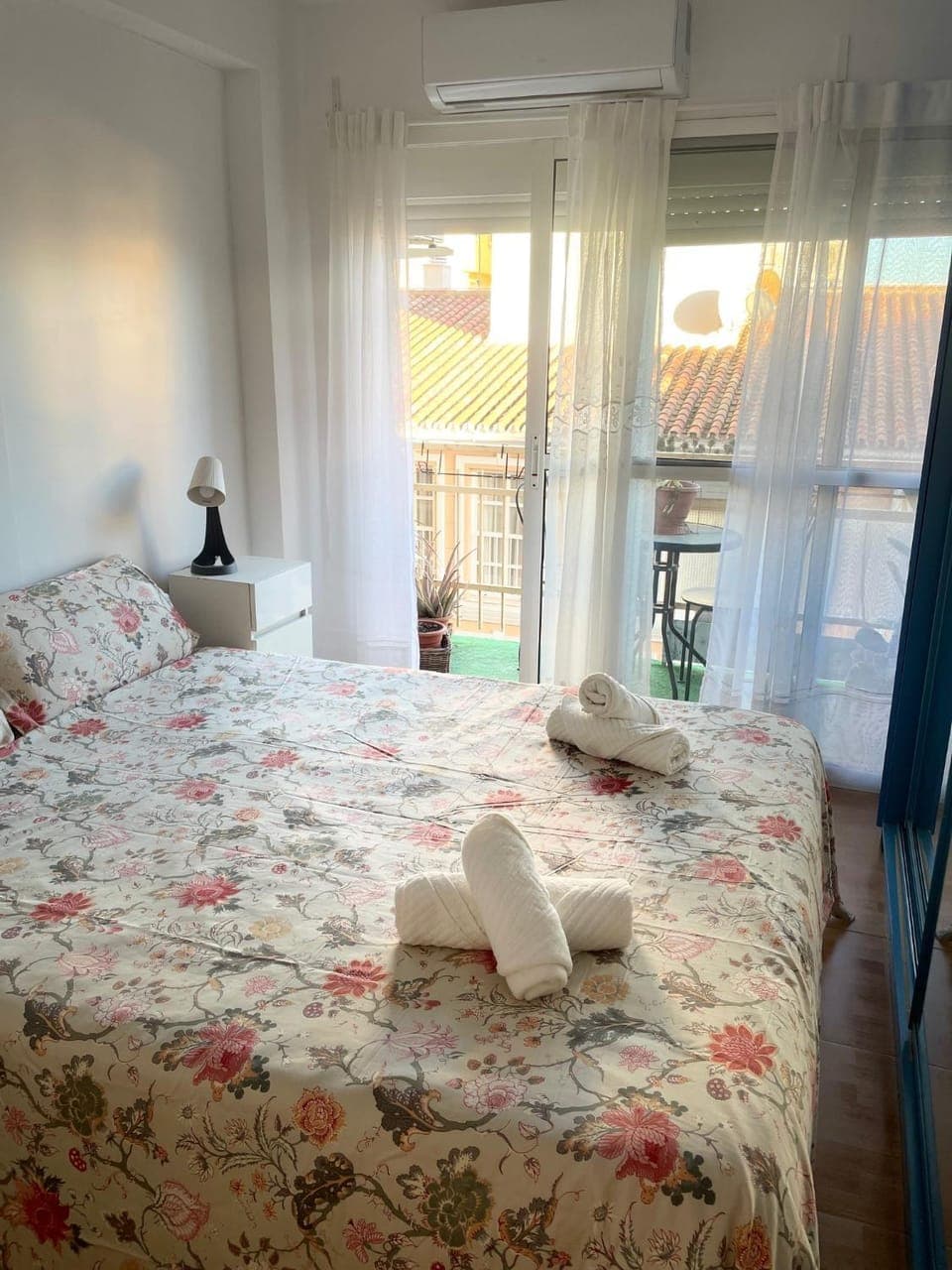 Bed, Photo of the whole room, Bedroom, towels, air conditioner