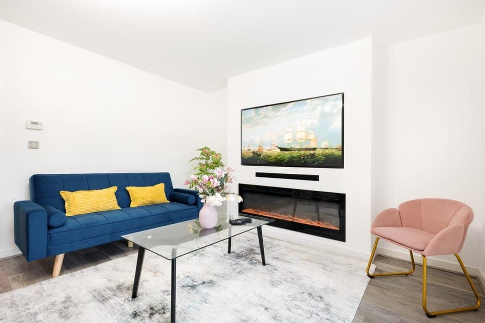 Communal lounge/ TV room, TV and multimedia, Living room, Business facilities