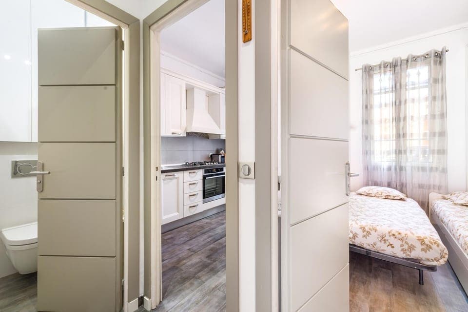 Bed, Kitchen or kitchenette, Bedroom, oven, stove, wardrobe