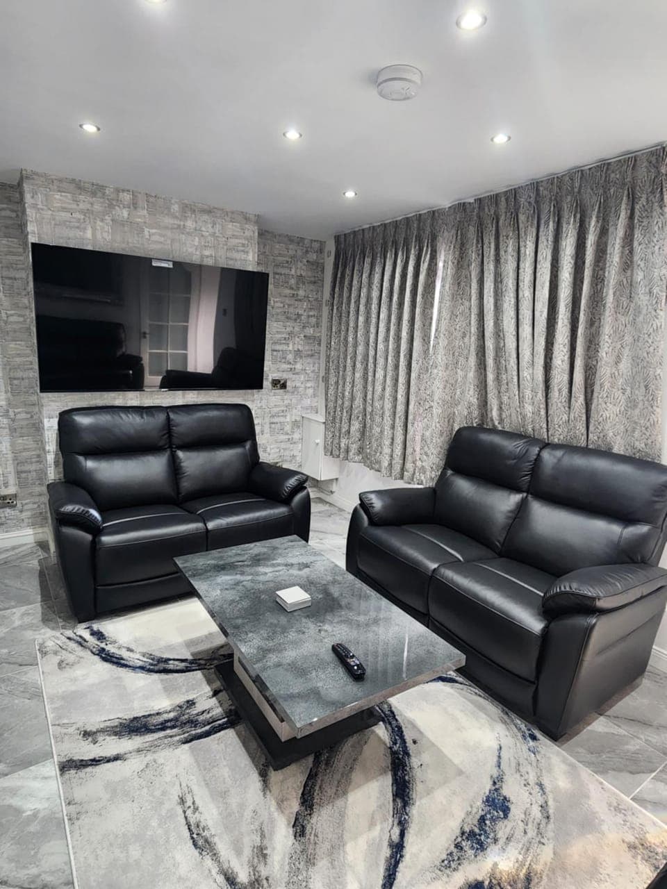 TV and multimedia, Seating area