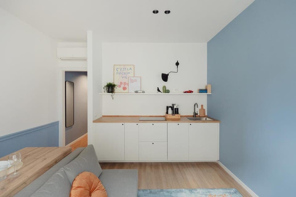 Kitchen or kitchenette, Living room, Seating area