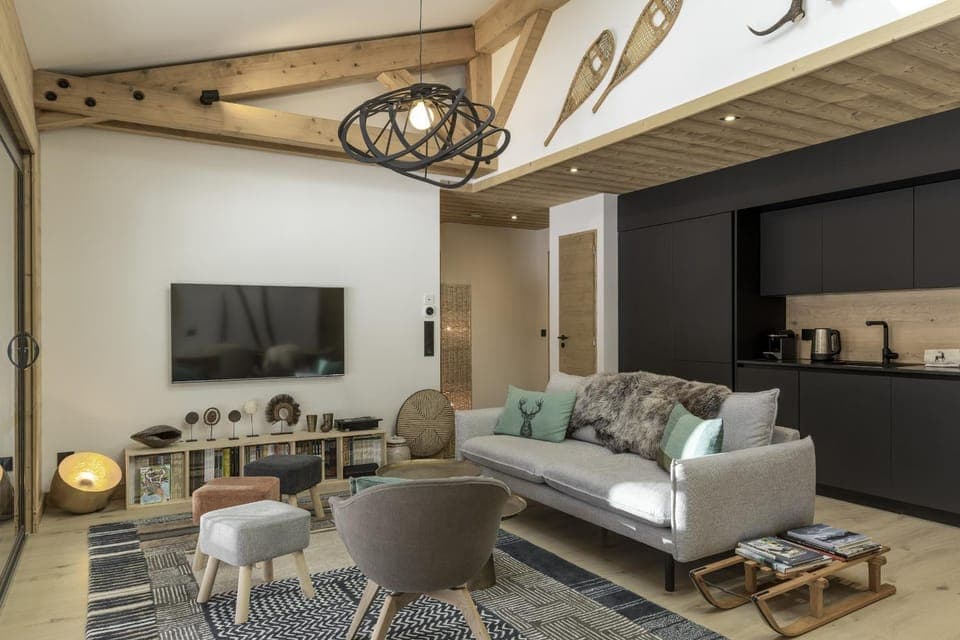 Communal lounge/ TV room, Living room