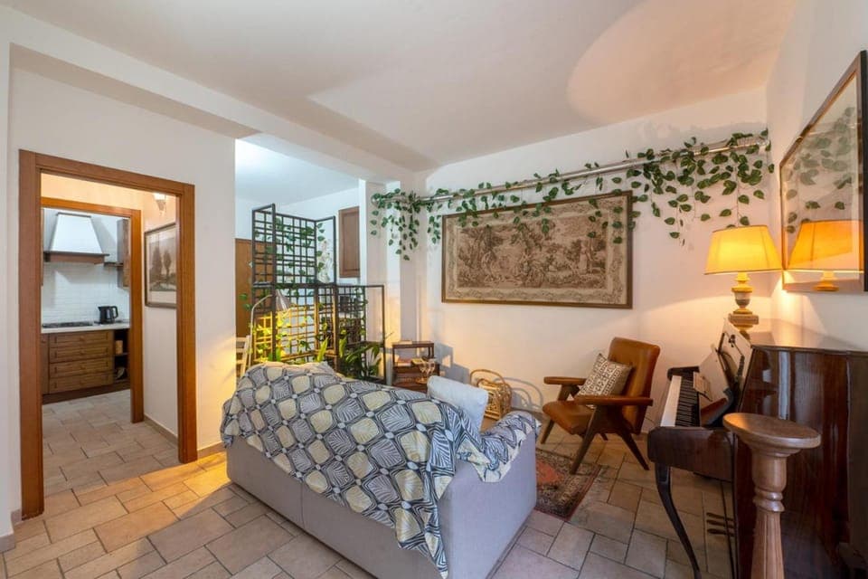 Living room, Photo of the whole room