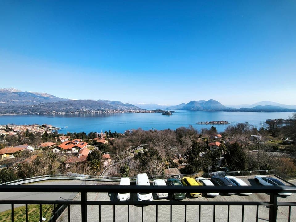 Nearby landmark, Day, Neighbourhood, Natural landscape, Bird's eye view, City view, Lake view, Mountain view