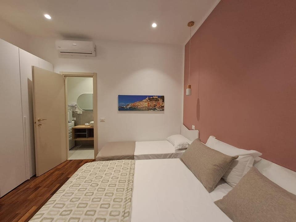 Bathroom, Bedroom, air conditioner