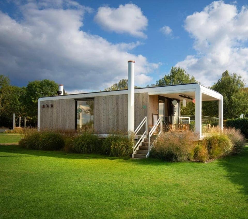 Property building, Day, Garden