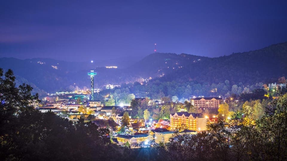 Family Oasis, Free Attraction Tickets, WIFI!!! Chalet in Gatlinburg