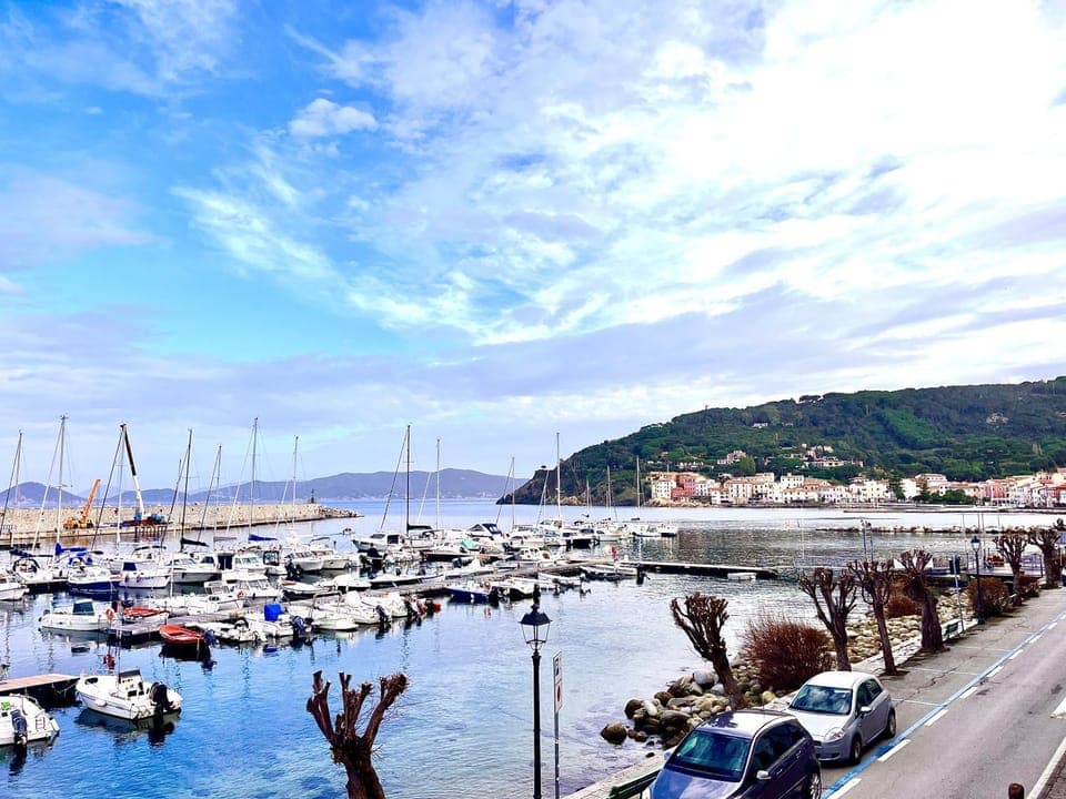 Neighbourhood, Natural landscape, Mountain view, Sea view