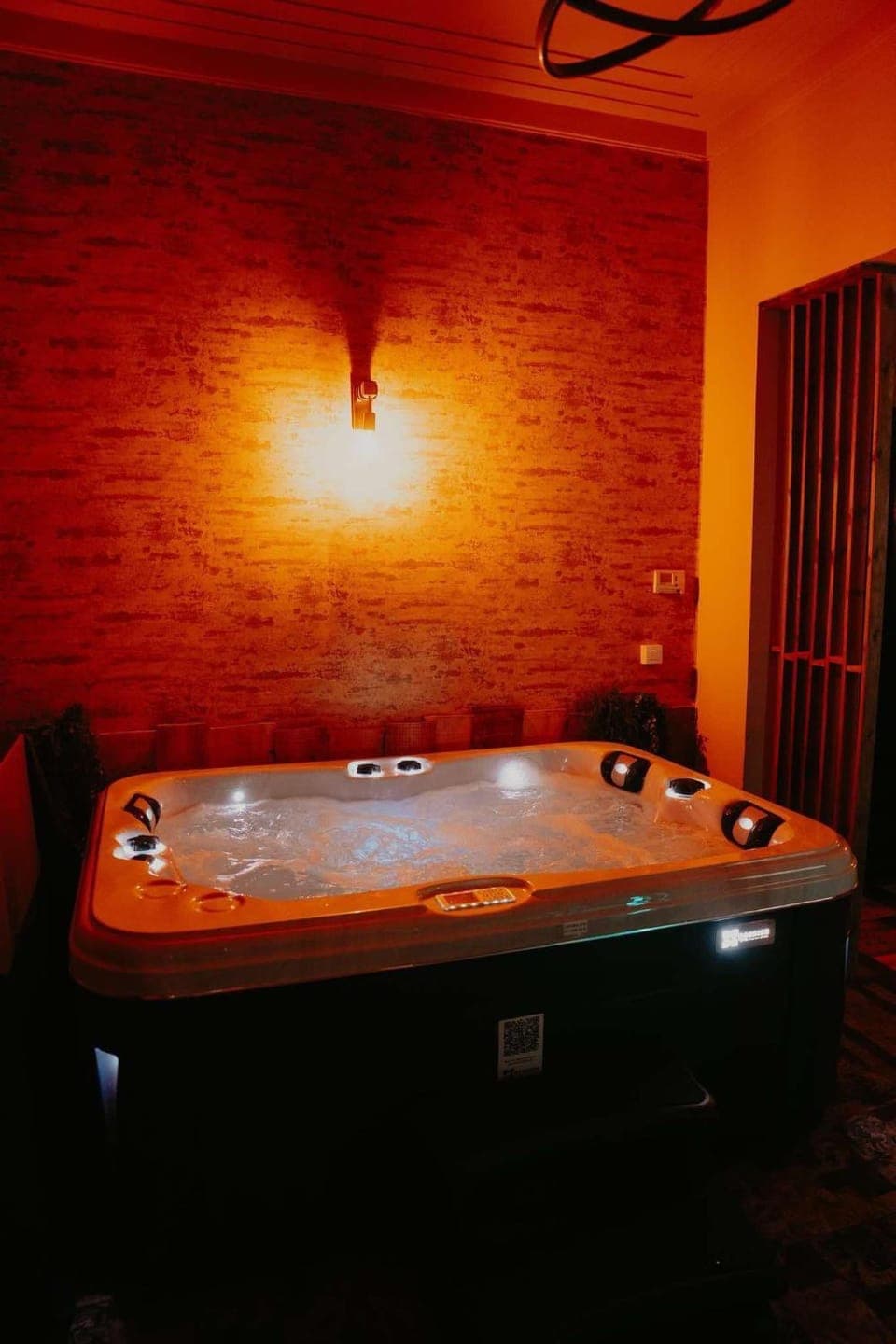 Hot Tub, Spa and wellness centre/facilities