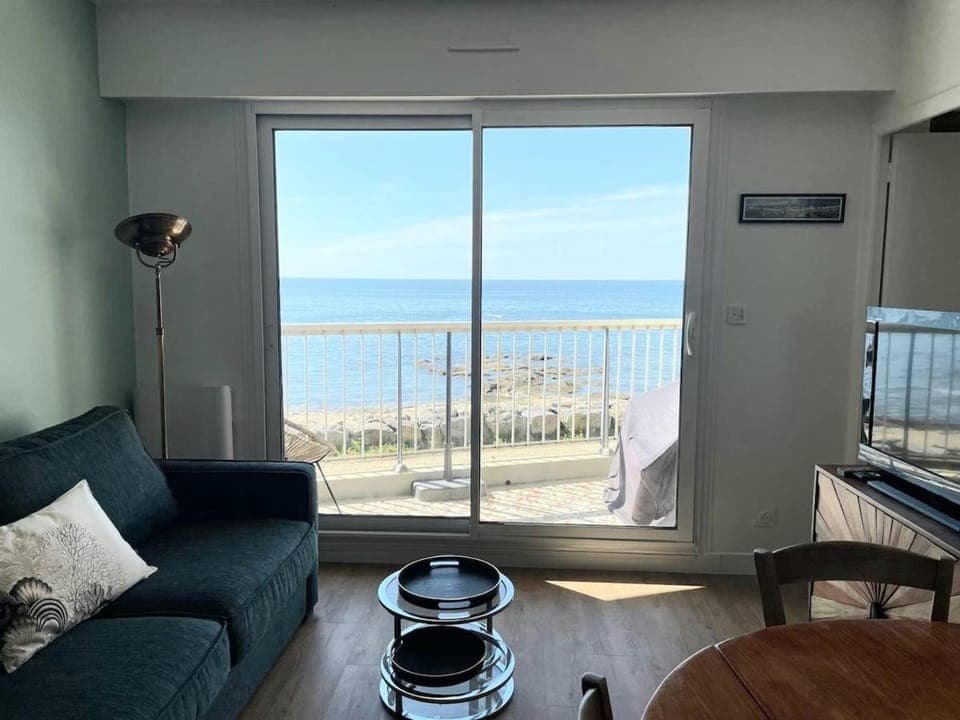 Natural landscape, View (from property/room), Balcony/Terrace, Living room, Sea view