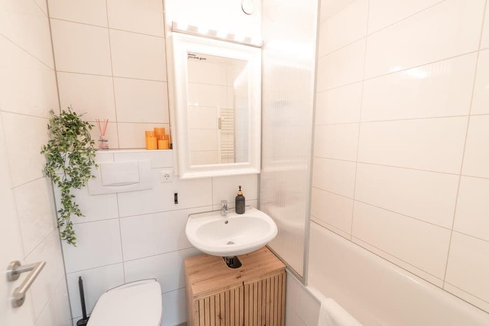 Shower, Toilet, Bathroom, Bath