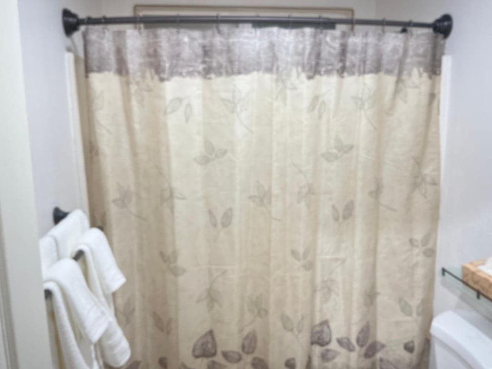 Shower, Bathroom, towels