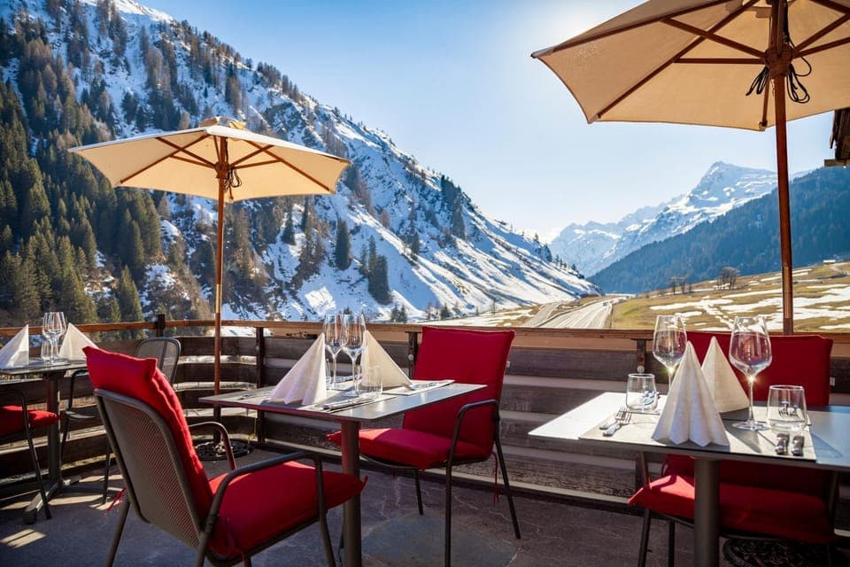 Restaurant/places to eat, Day, Natural landscape, Winter, Seating area, Mountain view