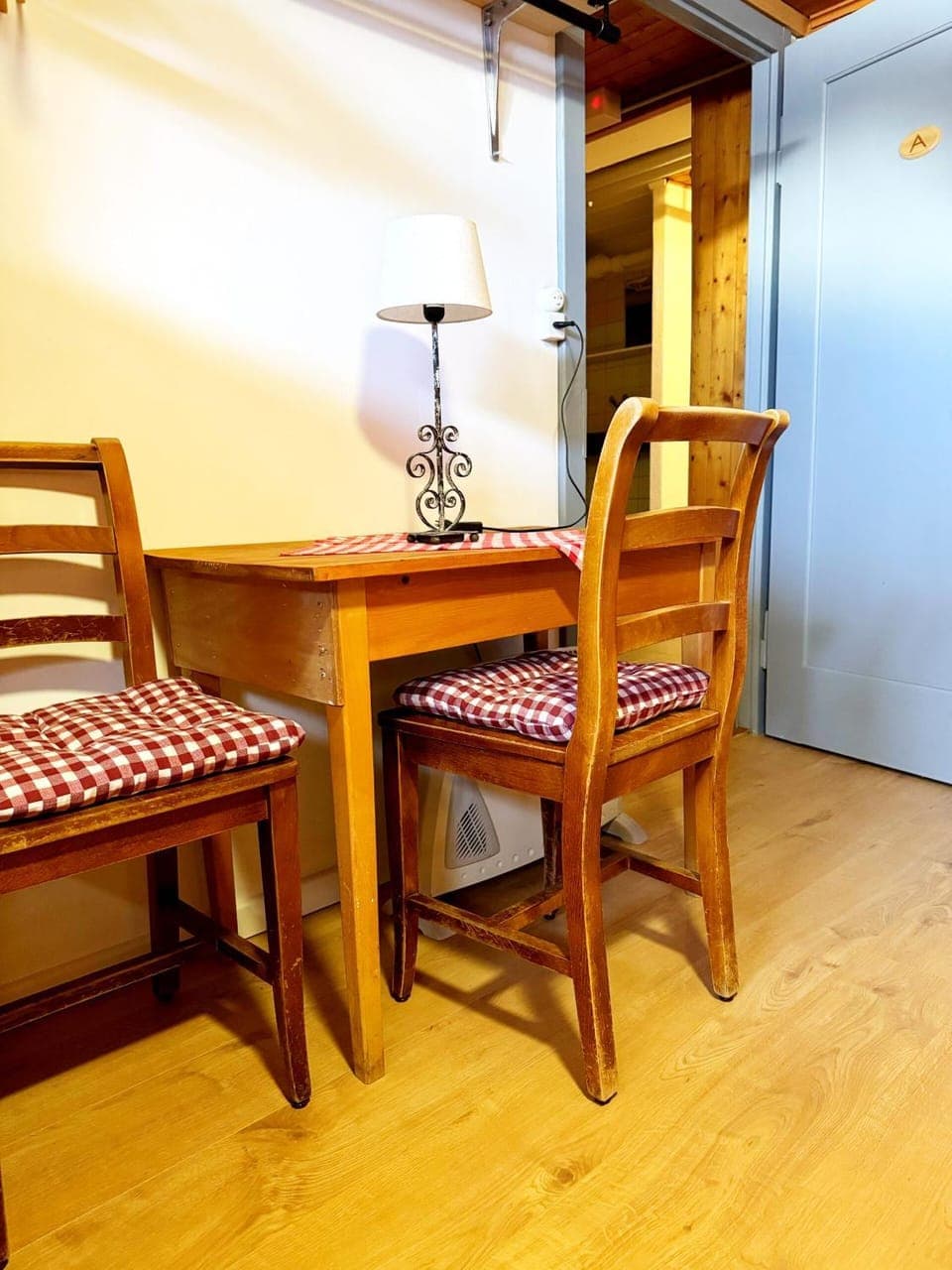 Photo of the whole room