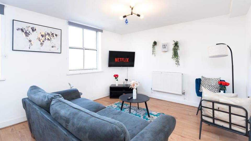 TV and multimedia, Living room, Seating area