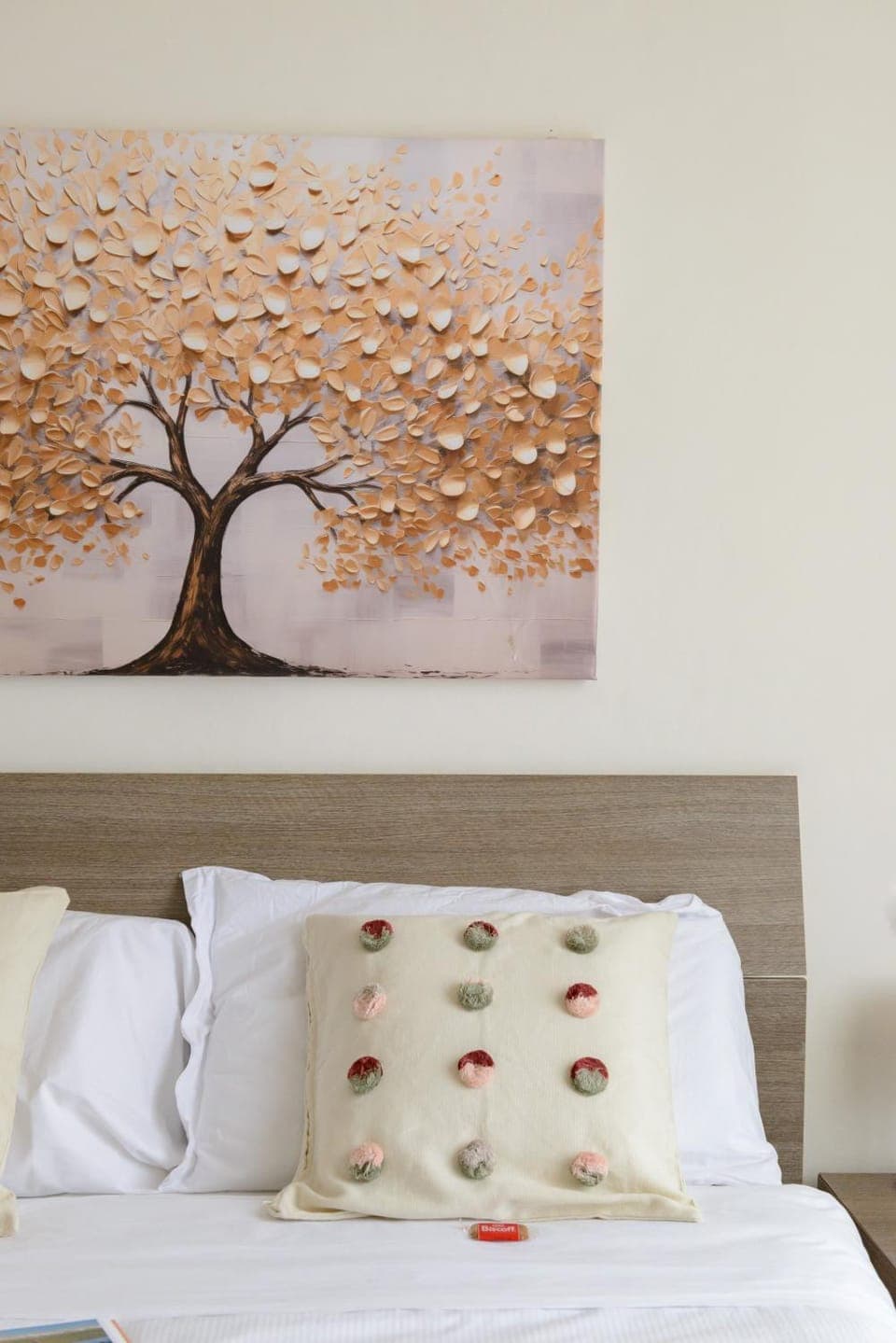 Bed, Photo of the whole room, Decorative detail, Bedroom