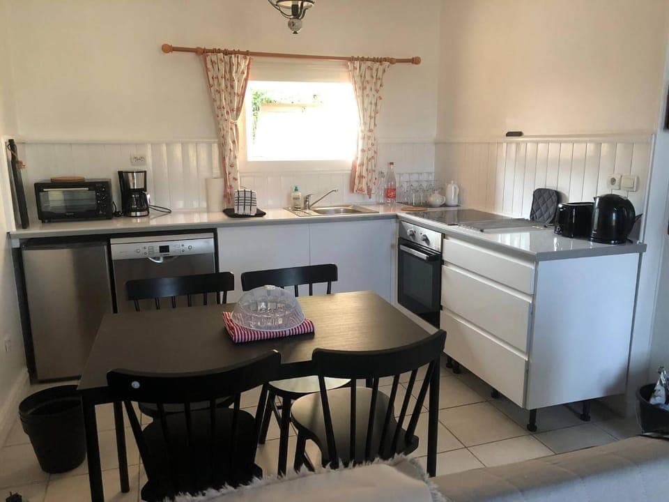 microwave, oven, kitchen