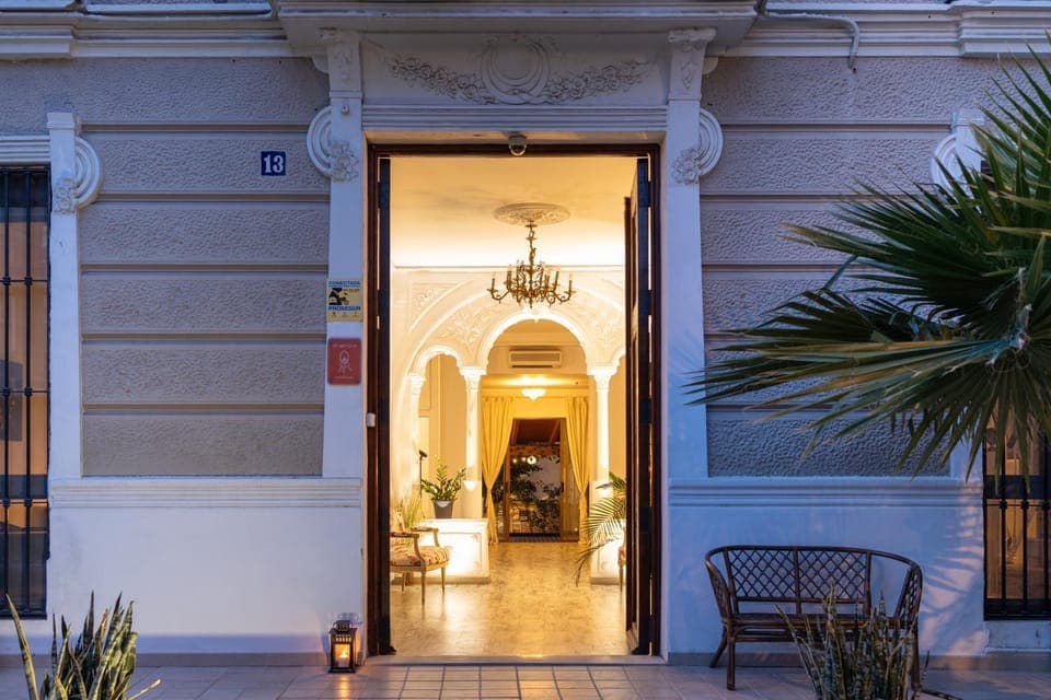 Property building, Facade/entrance, Garden