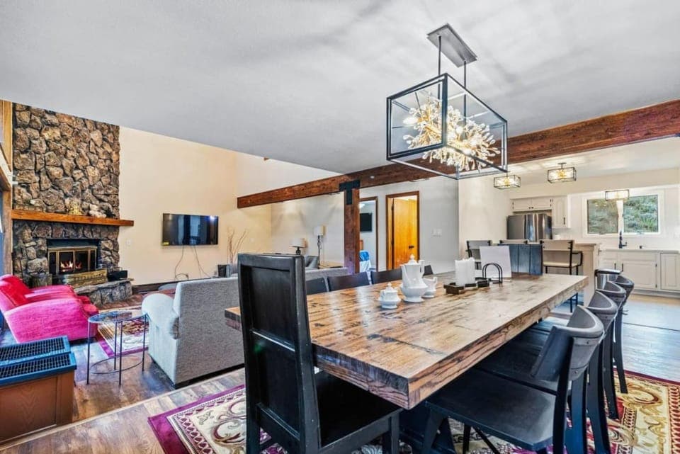 Seating area, Dining area