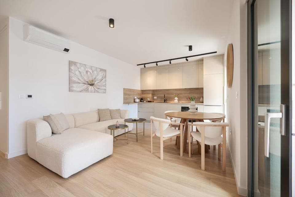 Kitchen or kitchenette, Living room