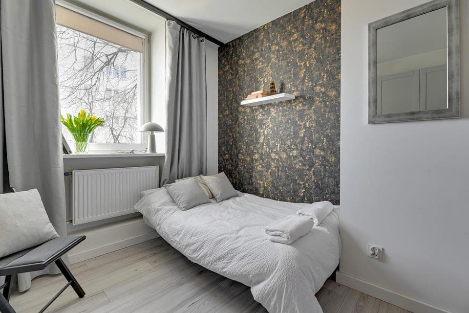 Bed, Photo of the whole room, towels