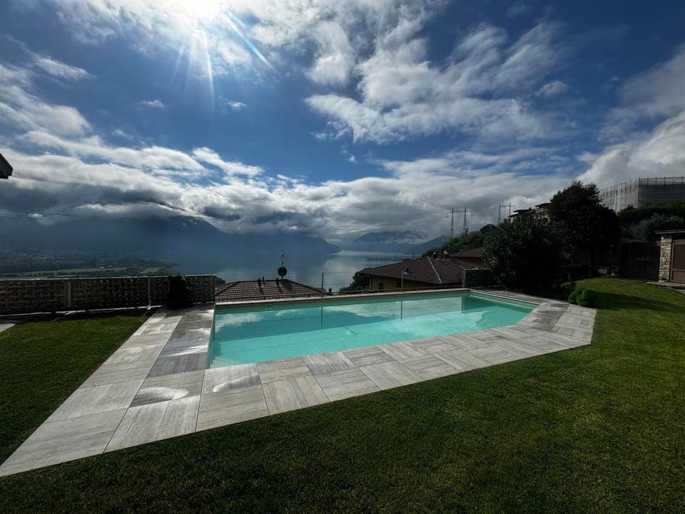 Natural landscape, Mountain view, Pool view, Swimming pool, sunbed