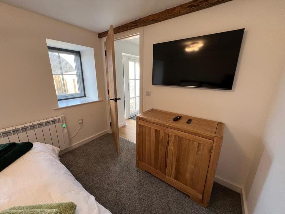 TV and multimedia, Bedroom