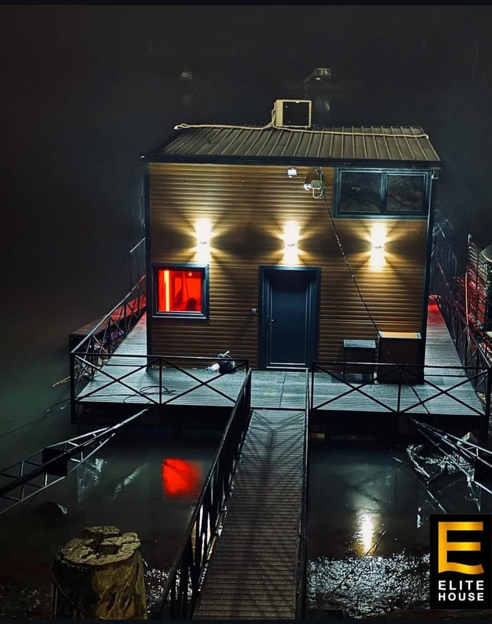 Property building, Night