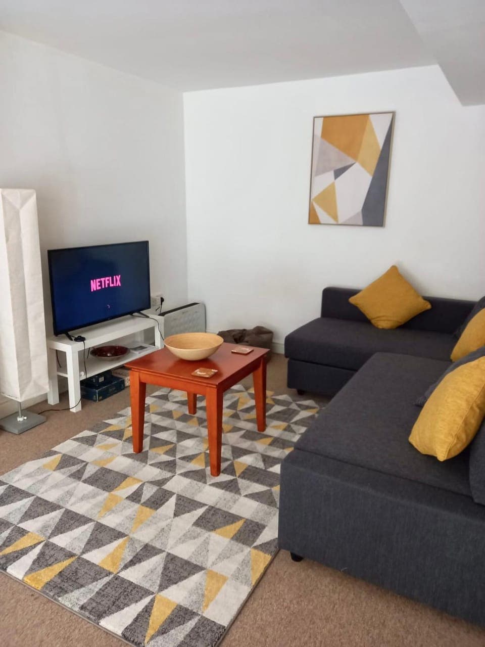 Communal lounge/ TV room, TV and multimedia, Living room, Seating area, Evening entertainment