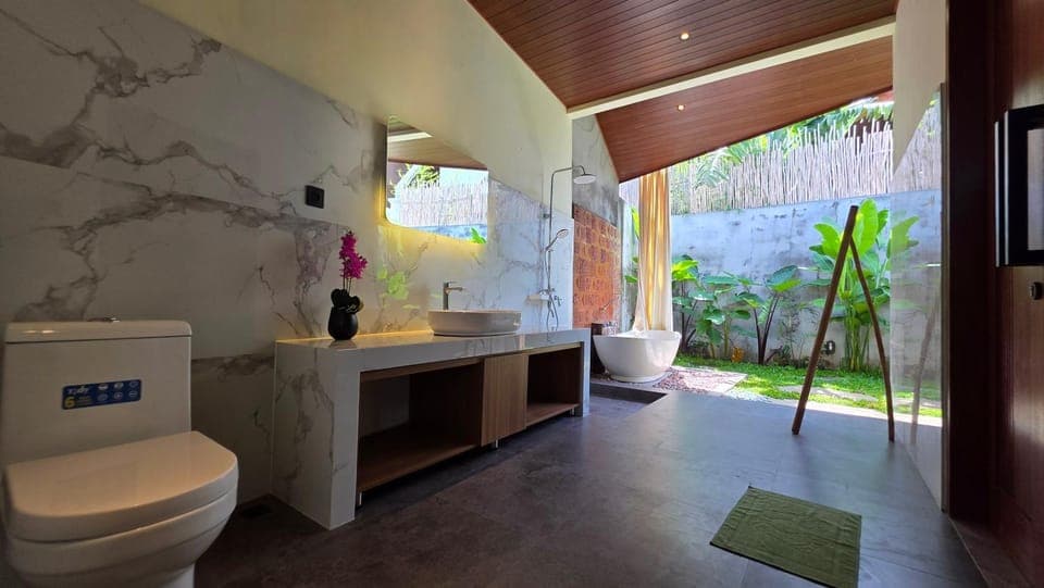 Toilet, Bathroom, Garden view