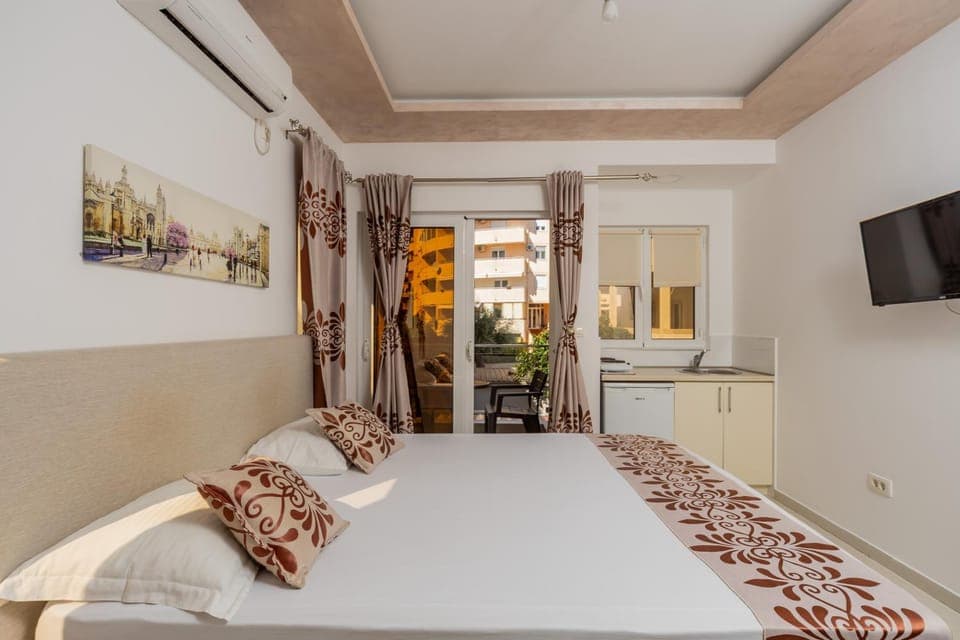 TV and multimedia, Photo of the whole room