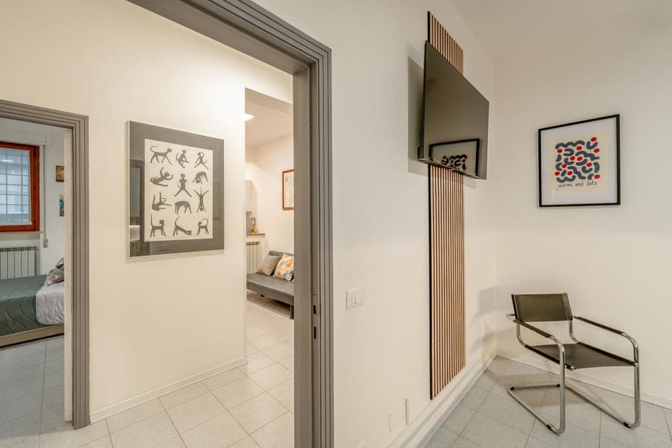 Photo of the whole room, Entertainment, internet