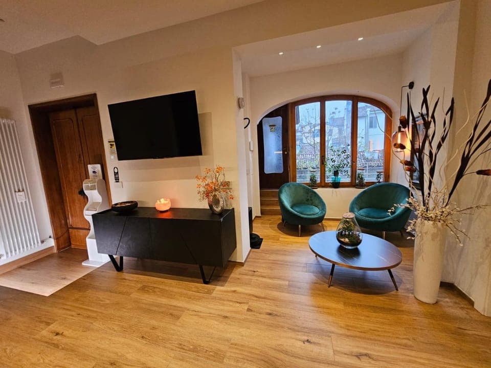 Communal lounge/ TV room, Seating area