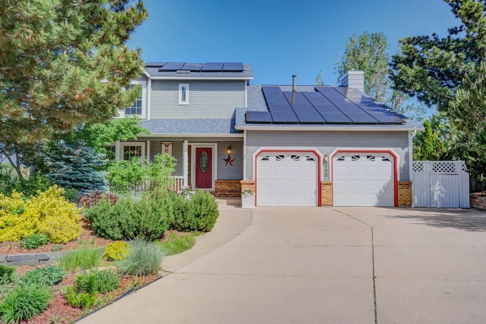 Deep Blue Spacious Escape w Hot Tub & Playground House in Black Forest