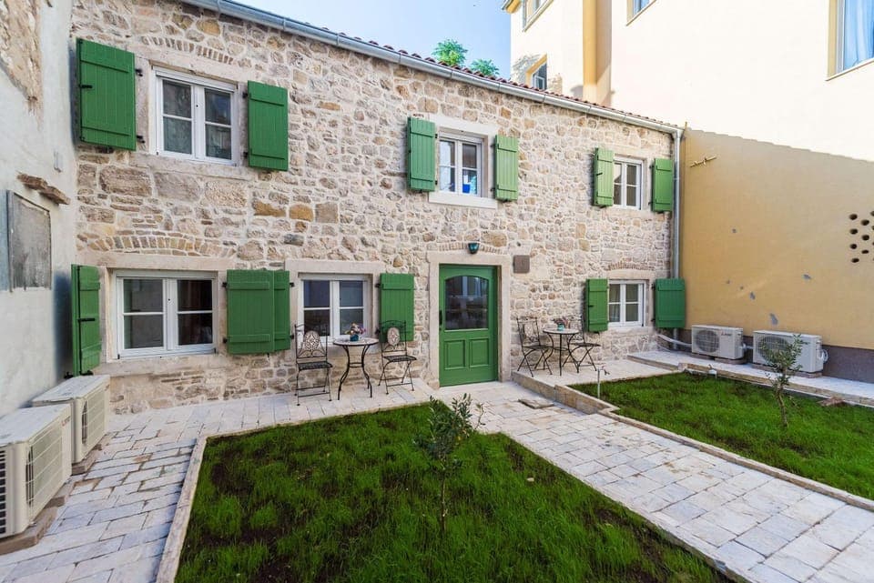 Property building, Garden