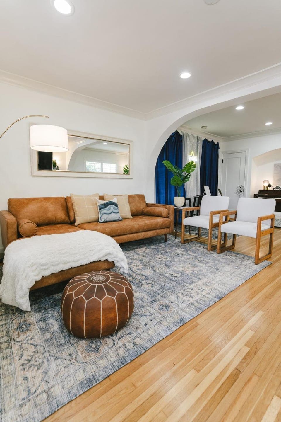 TV and multimedia, Living room, Seating area