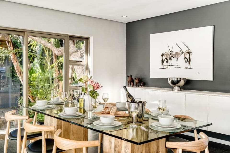 Seating area, Dining area