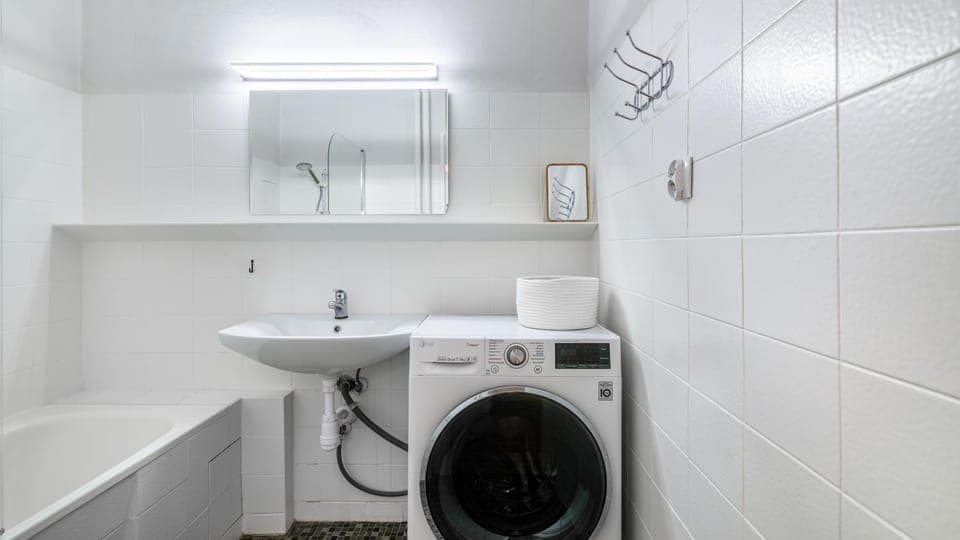 Bathroom, washing machine