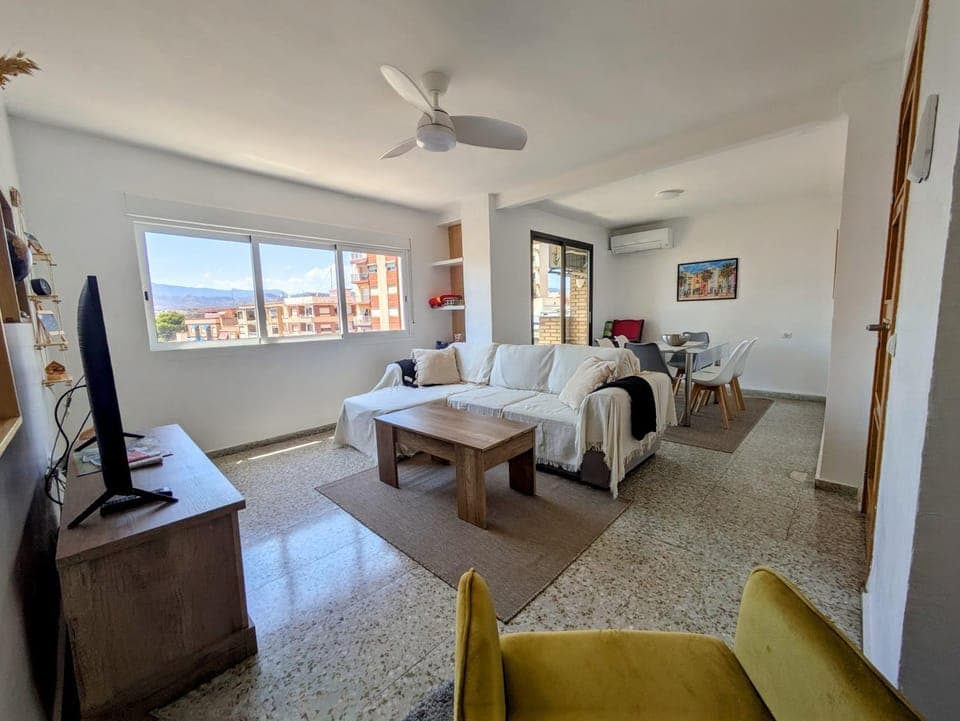 Communal lounge/ TV room, TV and multimedia, Living room, Seating area, Dining area, Mountain view, air conditioner