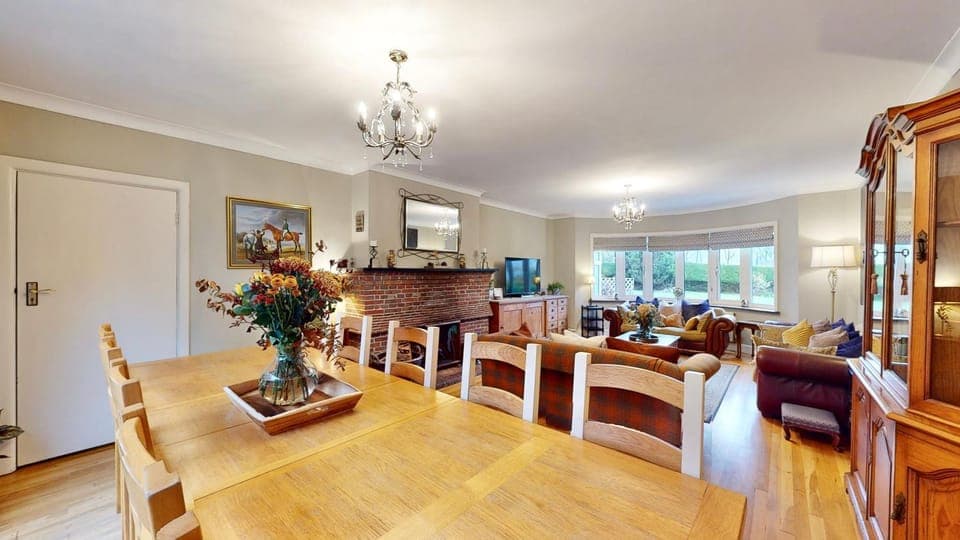 Living room, Dining area