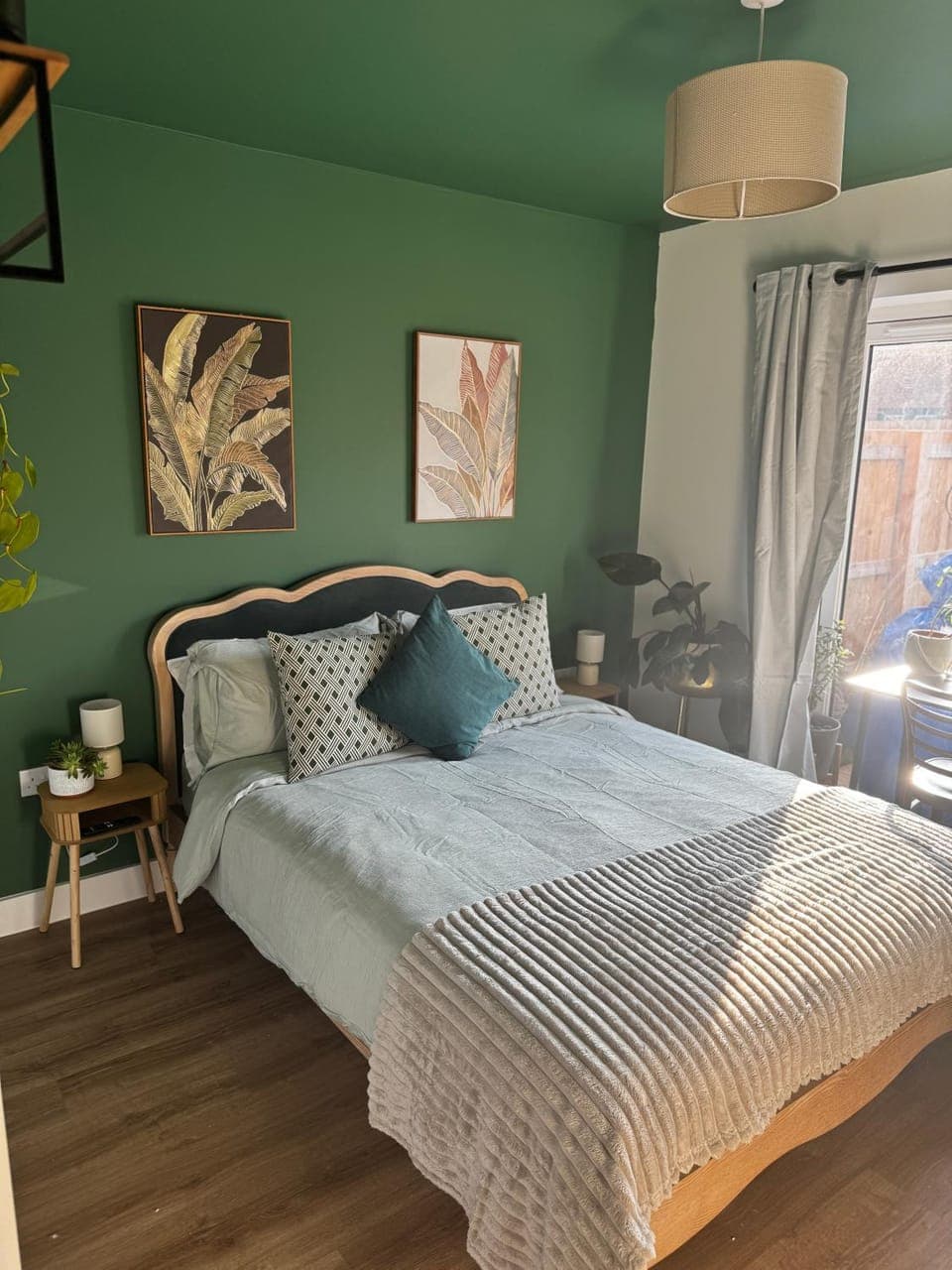 Bed, Photo of the whole room, Bedroom