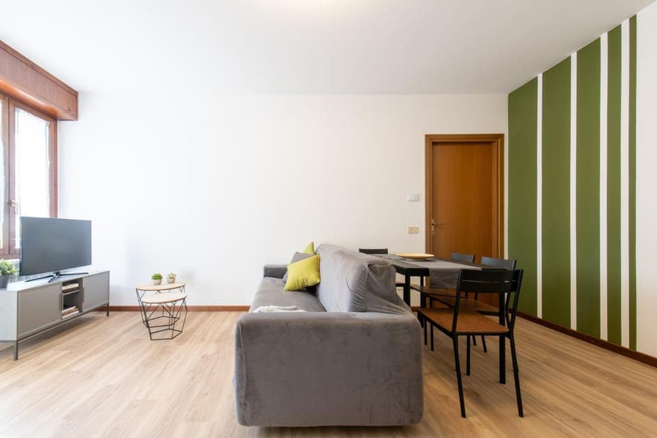 TV and multimedia, Living room, Dining area