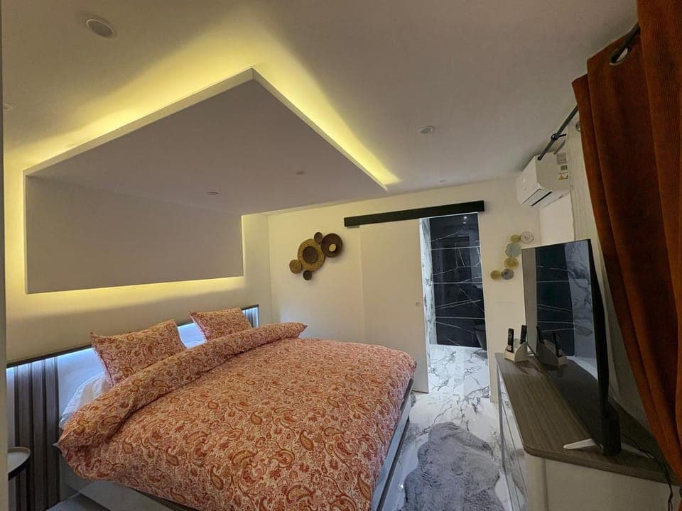 Photo of the whole room