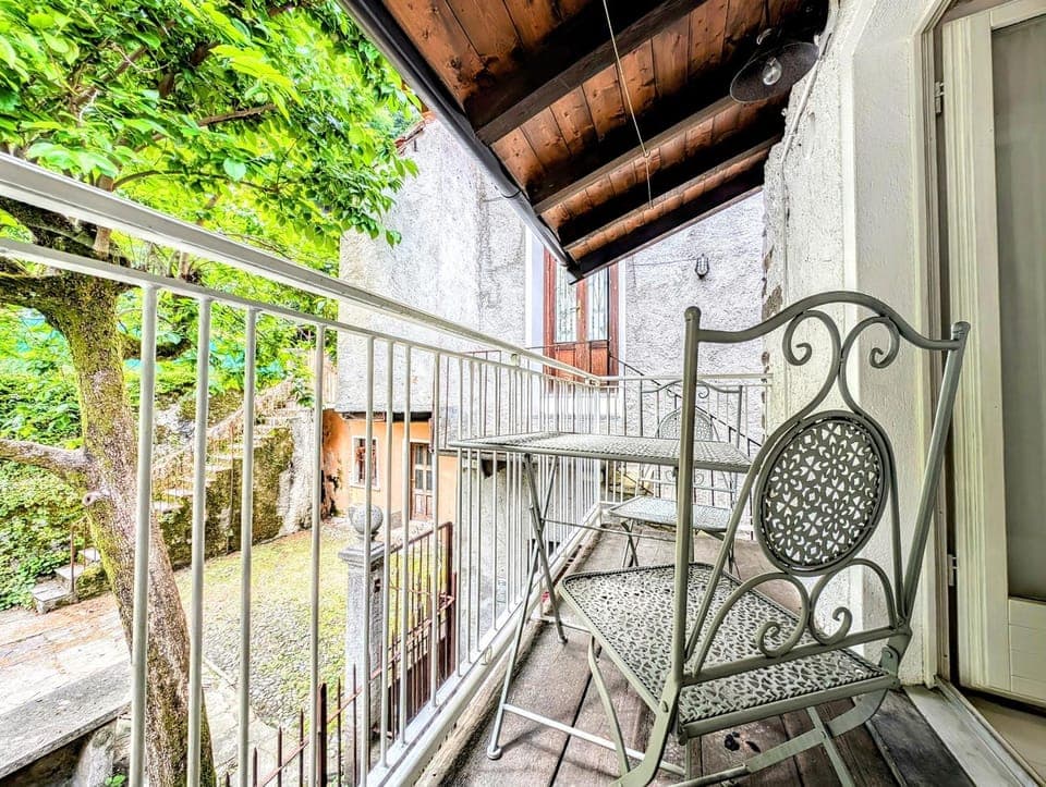 Spring, Day, Balcony/Terrace, Dining area