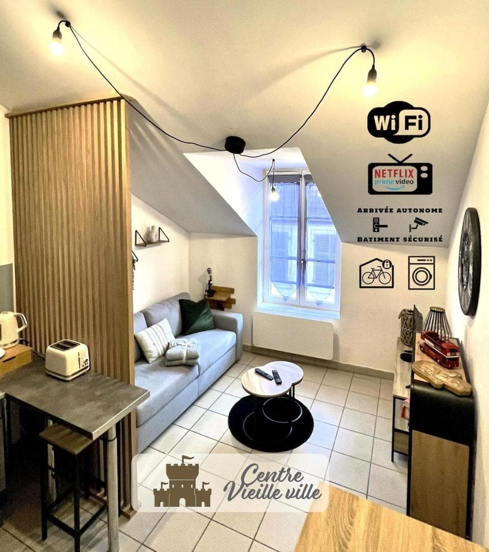 TV and multimedia, Living room, Seating area